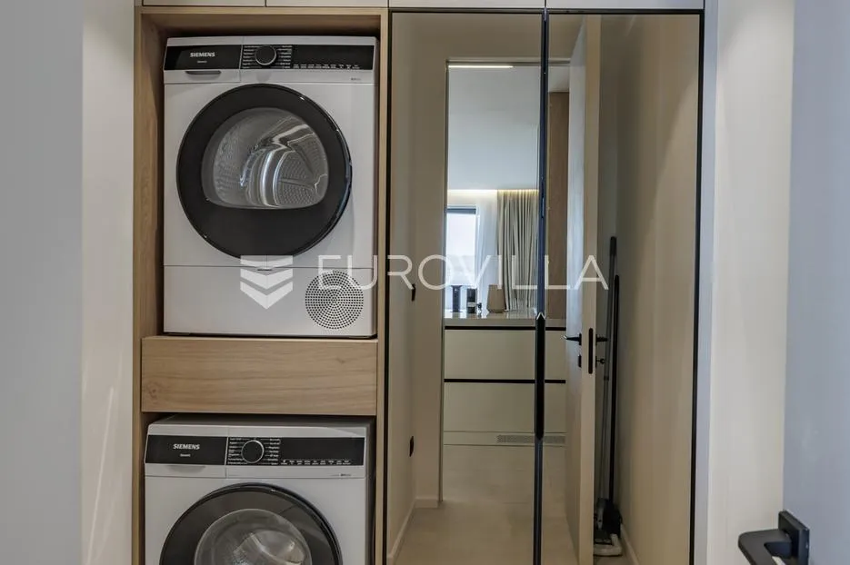 opatija, luksuzan četverosoban stan s pogledom na more 142.87 m² - slika 19