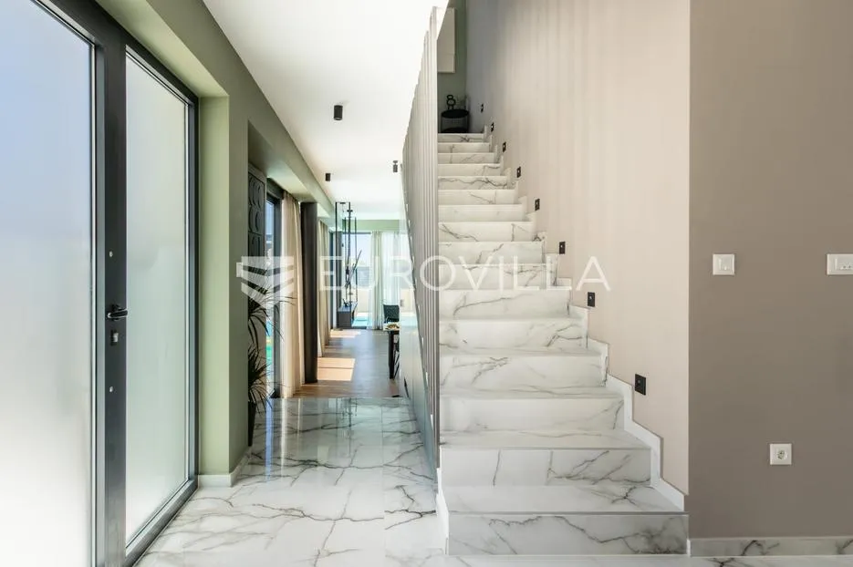 zadar, vrsi, luksuzna vila s bazenom 261 m² - slika 27