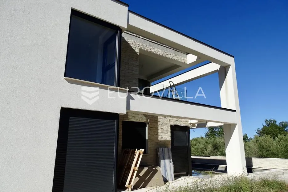 Krk, Malinska, NOVOGRADNJA sa dva odvojena stana po 130 m², okućnicom od 300 m² - Milovčići