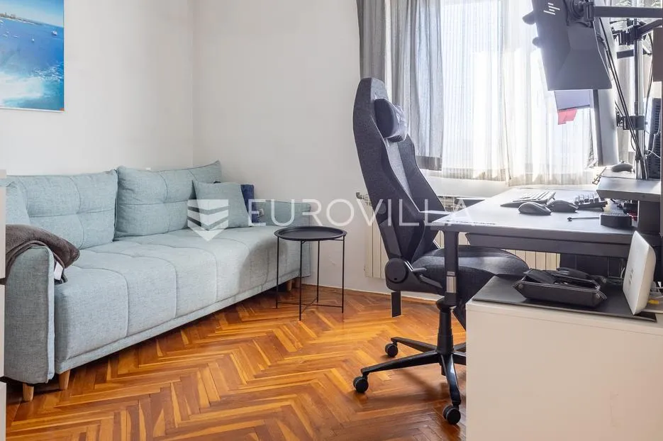 slavonski brod, centar trosoban stan 73 m² - slika 11