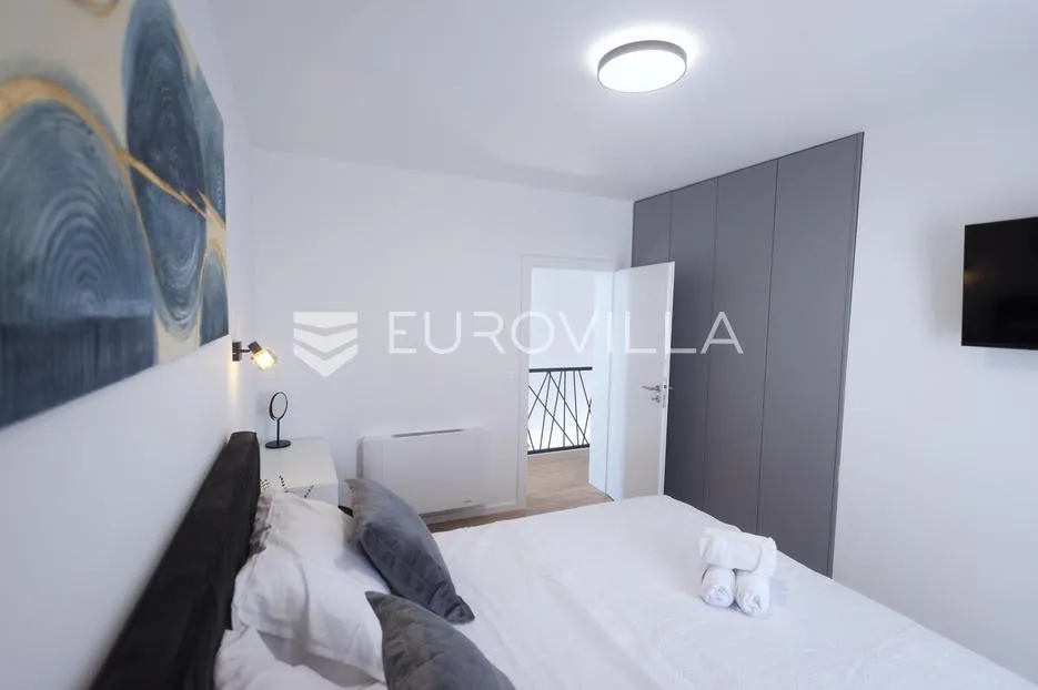 zaton, moderna vila s bazenom i velikom okućnicom - slika 22