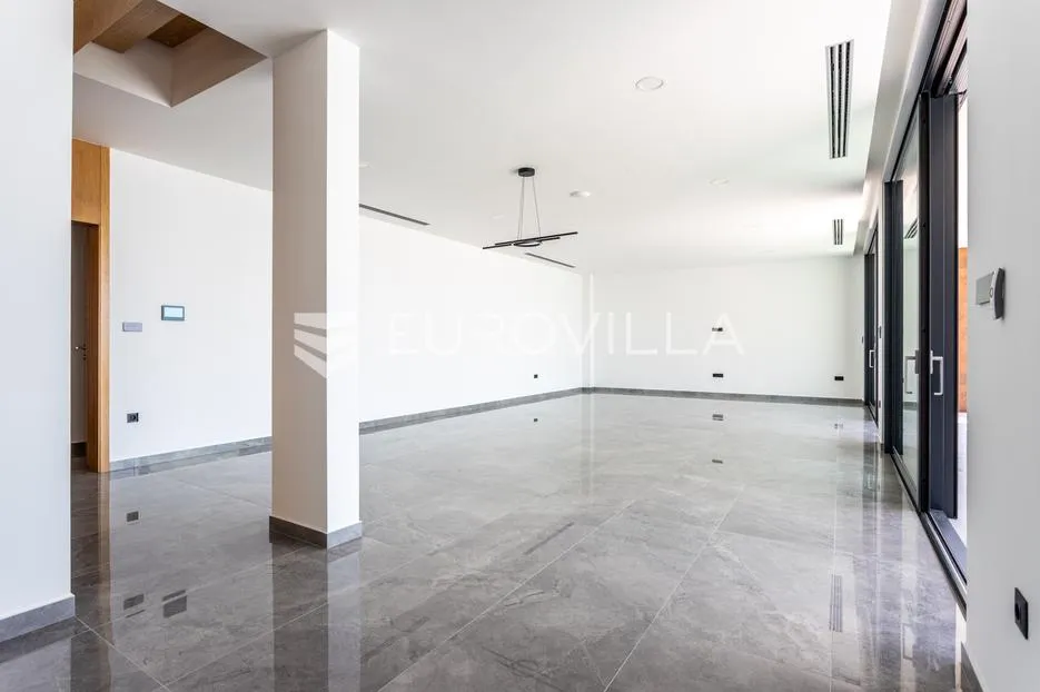 krilo jesenice, moderna vila 5* s bazenom i panoramskim pogledom, 100 m od mora - slika 19