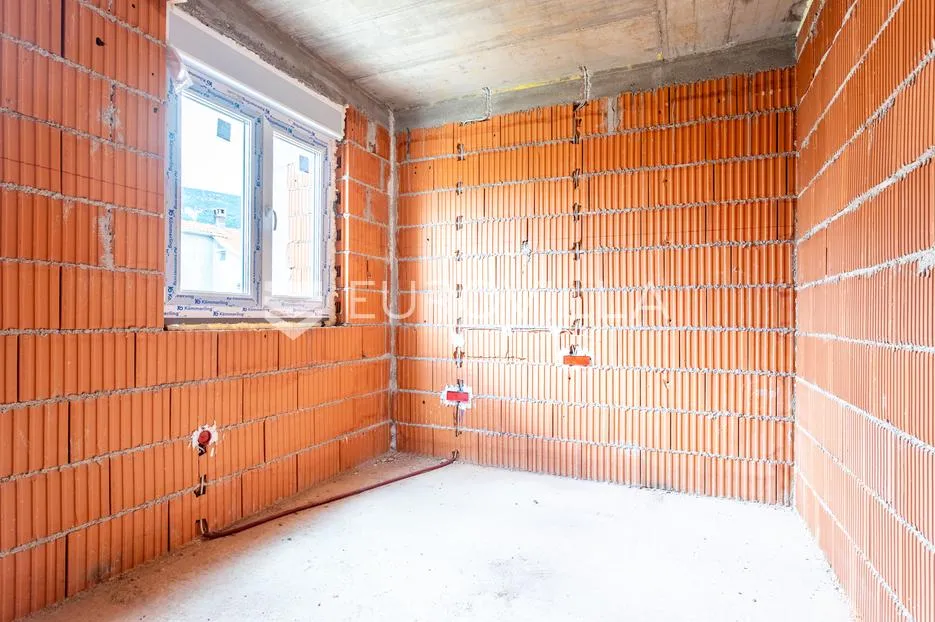 kaštel lukšić, trosoban penthouse s krovnom terasom i dva parkirna mjesta - slika 22