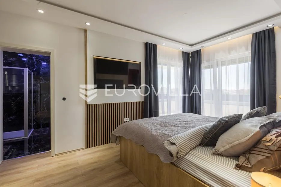 istra, medulin, moderna elegantna vila 200 m² blizu mora i plaža - slika 17
