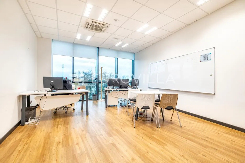 zagreb, avenija dubrovnik, novouređen poslovni prostor 683,66 m² - slika 4