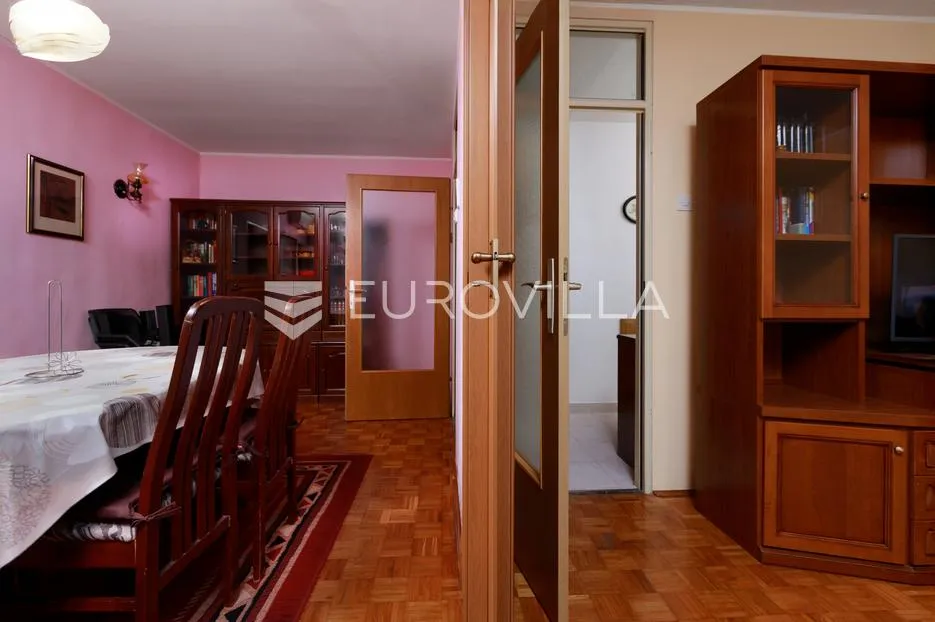 rijeka, krnjevo, komforan uređen stan površine 82 m², lođa - slika 10