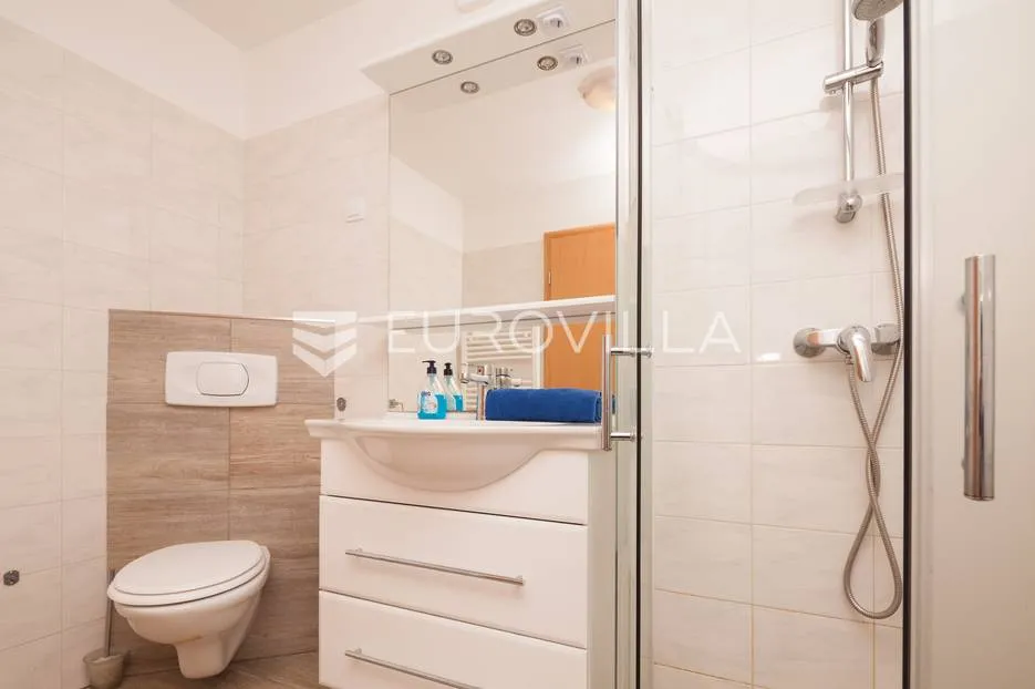 istra, banjole, prostrana stambeno poslovna kuća za odmor, 750 m², parcela 1370 m² - slika 65