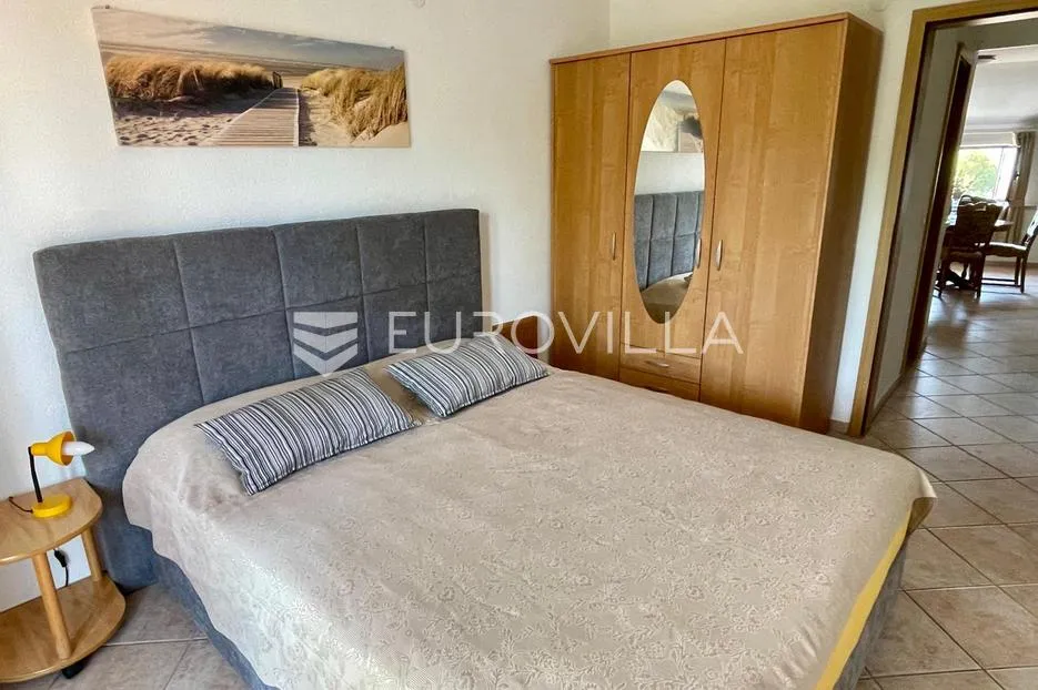 crikvenica, kuća sa 4 apartmana i 2 poslovna prostora, centar, pogled na more - slika 14