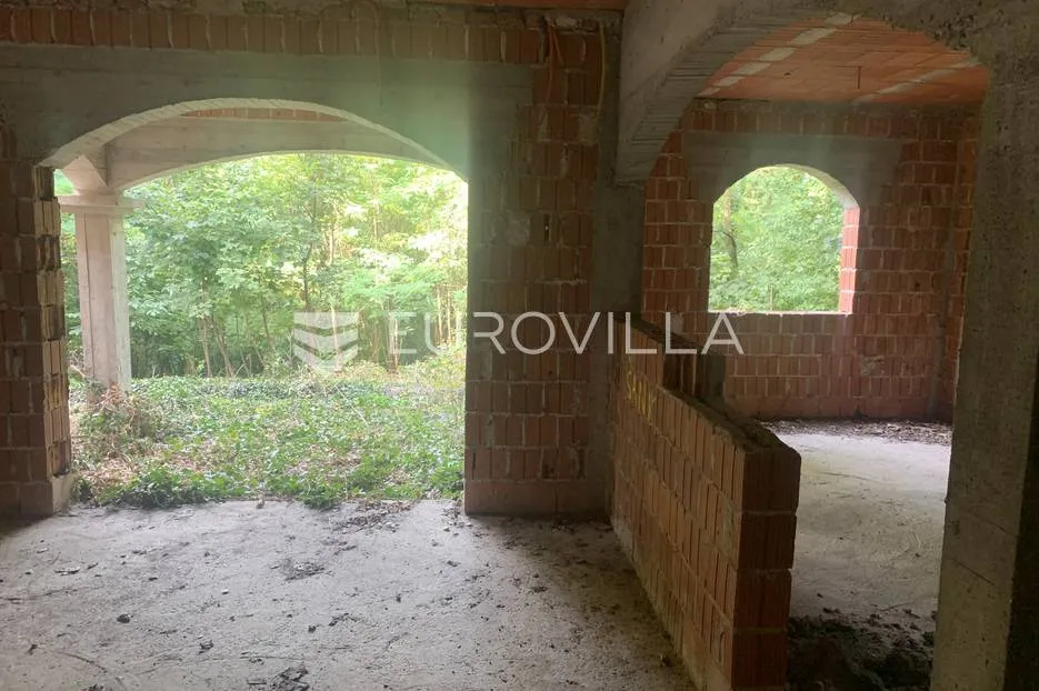 vrhovec, vidovčica nedovršena vila od 400 m² - slika 7