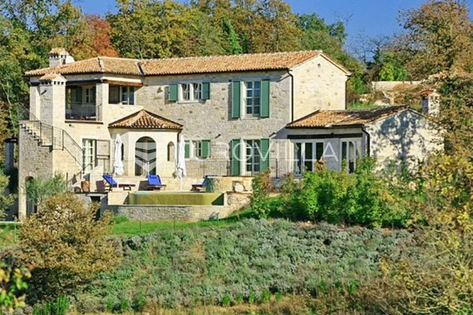 istra, sveti lovreč - prekrasna kamena vila s bazenom - slika 1