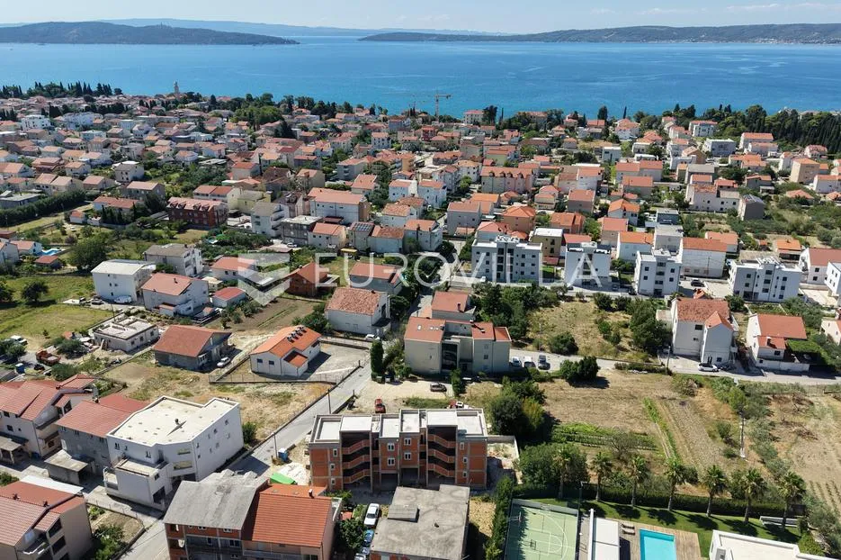 kaštel lukšić, trosoban penthouse s krovnom terasom i dva parkirna mjesta - slika 17