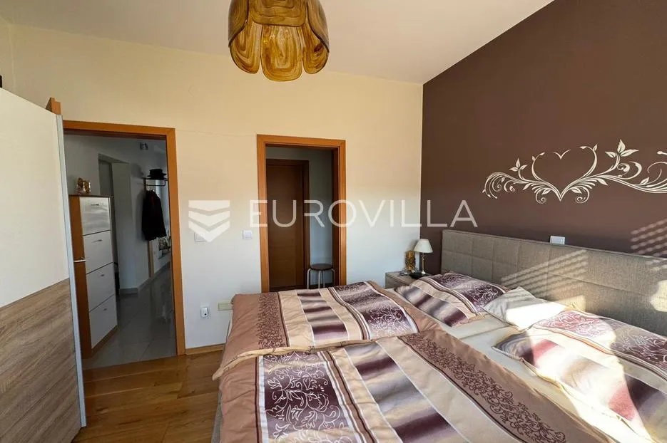đakovo, vrhunska prizemnica, elegancija i prostranost na 267 m² - slika 10