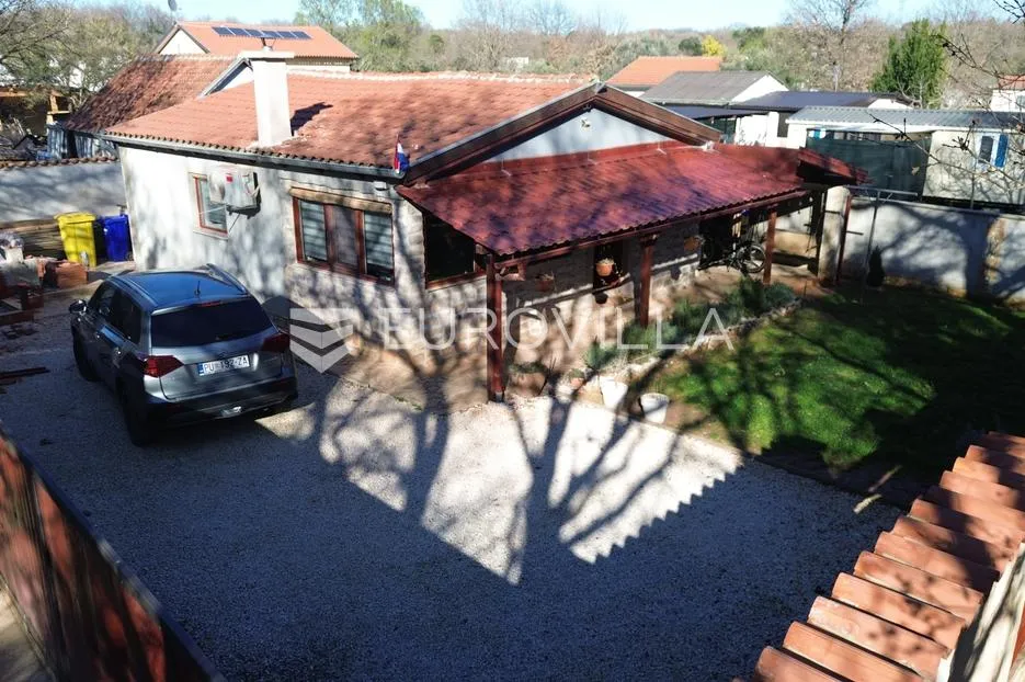 istra, medulin, atraktivna prizemnica okružena prirodom - slika 1