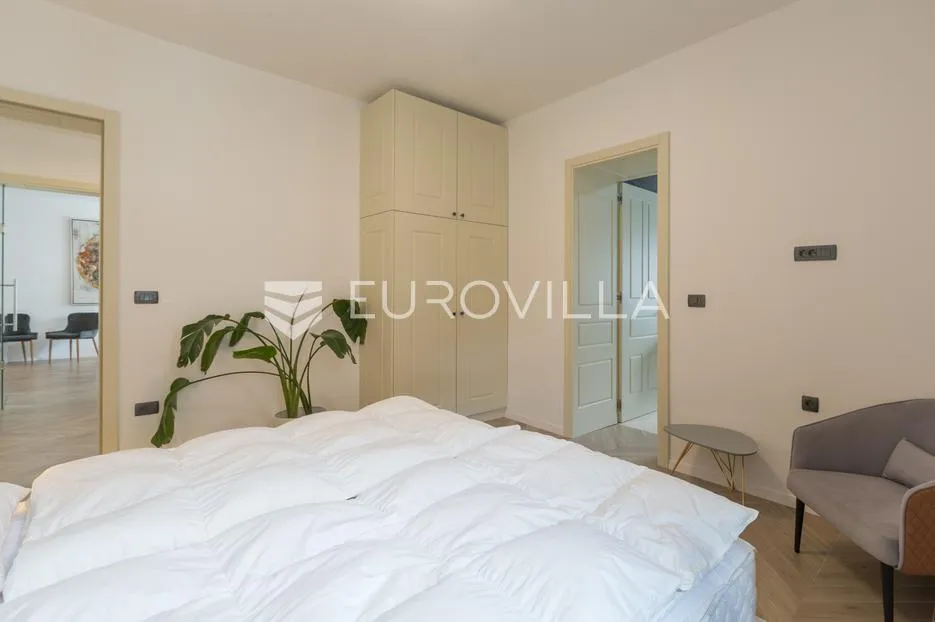 istra, pula, potpuno renovirana austrougarska villa u srcu pule - slika 23