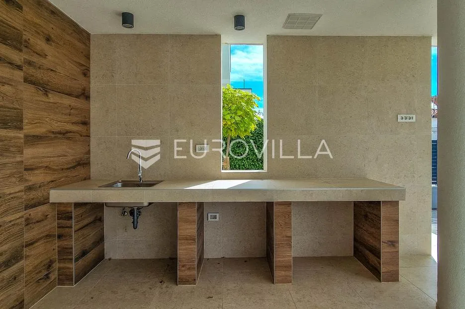 istra, luksuzna villa 276 m² s 4 spavaće sobe, bazenom i pogledom na more - slika 27
