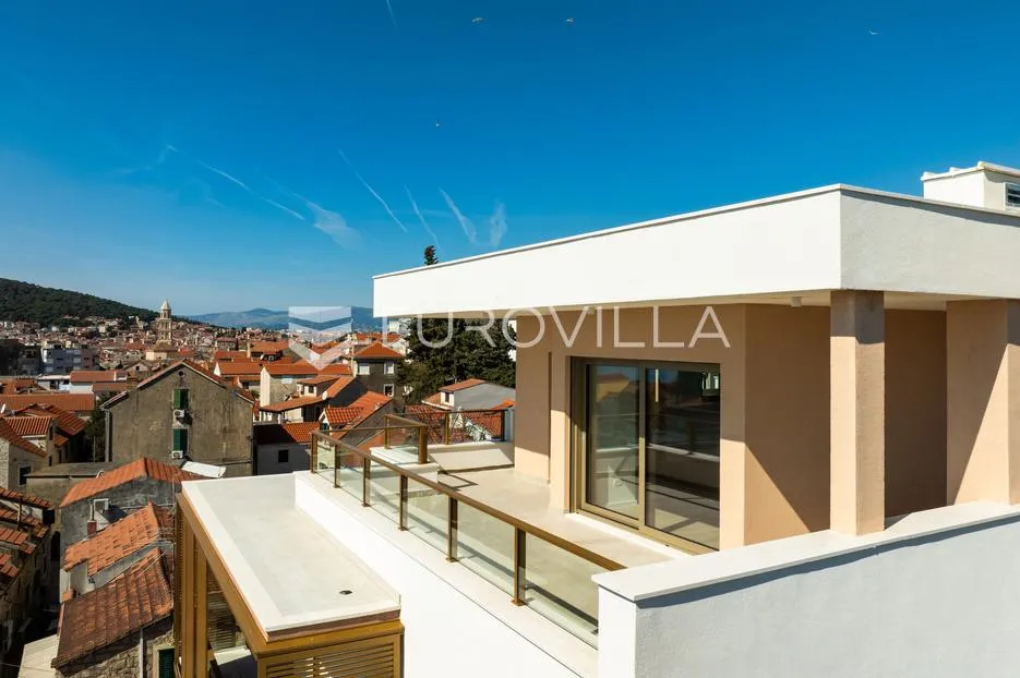 split, prekrasan penthouse s pogledom na more i grad - slika 28