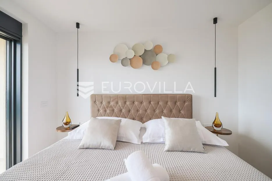 zadar, maslenica, luksuzna vila s bazenom i neometanim pogledom na more 254 m² - slika 84