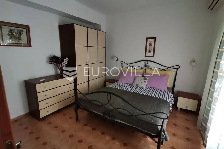 podstrana - prekrasna vila s unutarnjim bazenom - slika 8