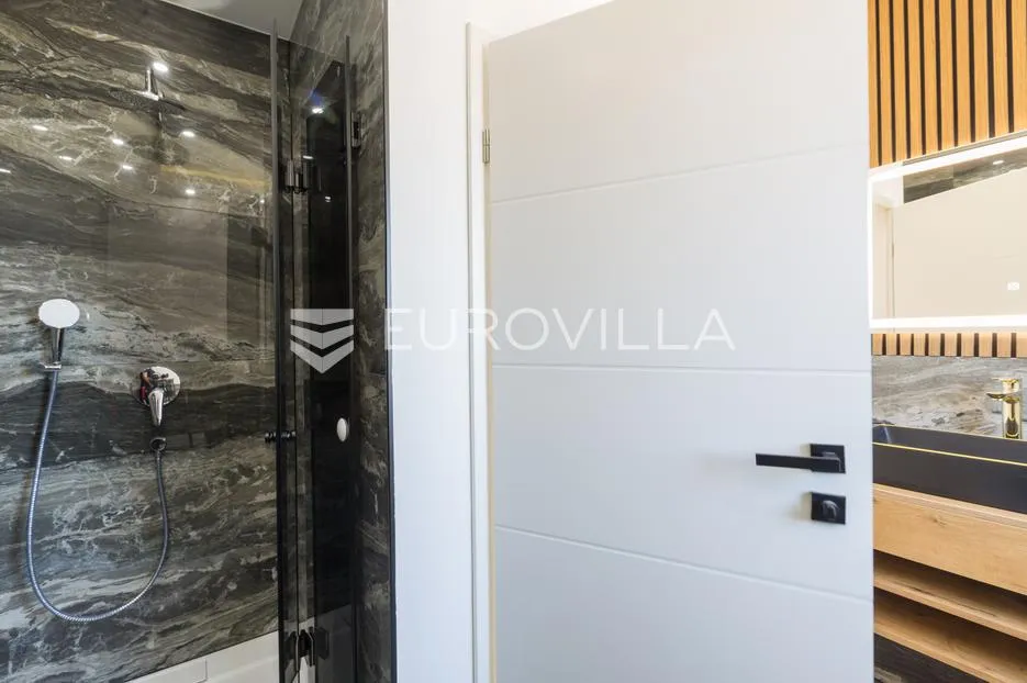istra, medulin, moderna elegantna vila 200 m² blizu mora i plaža - slika 31