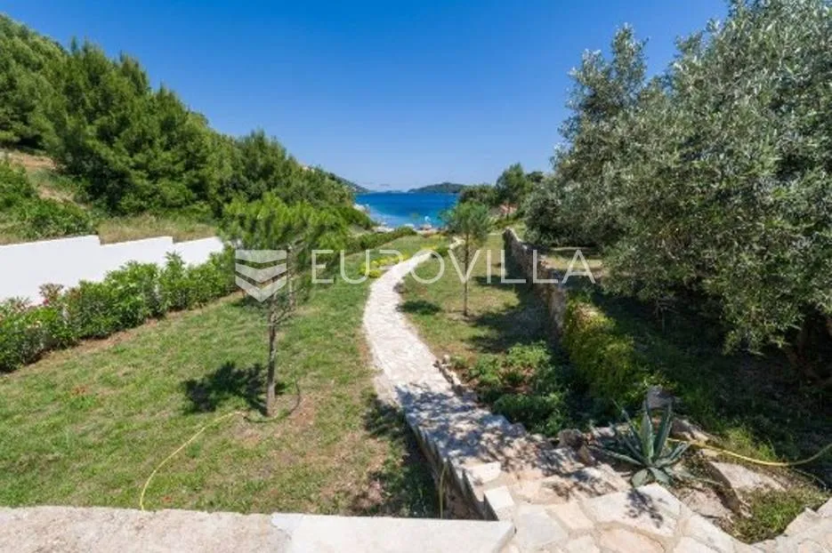 korčula, atraktivna vila prvi red do mora - slika 12