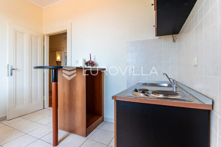split, bačvice, komforan dvosoban stan površine 67 m² - slika 4