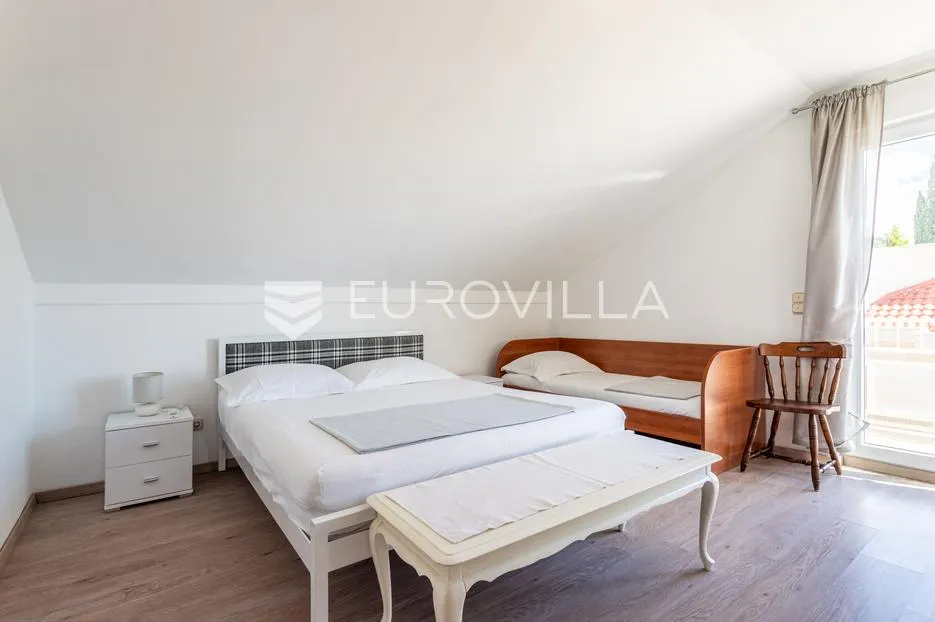 kaštel stari, dvosoban stan s predivnim pogledom, prvi red do mora - slika 10