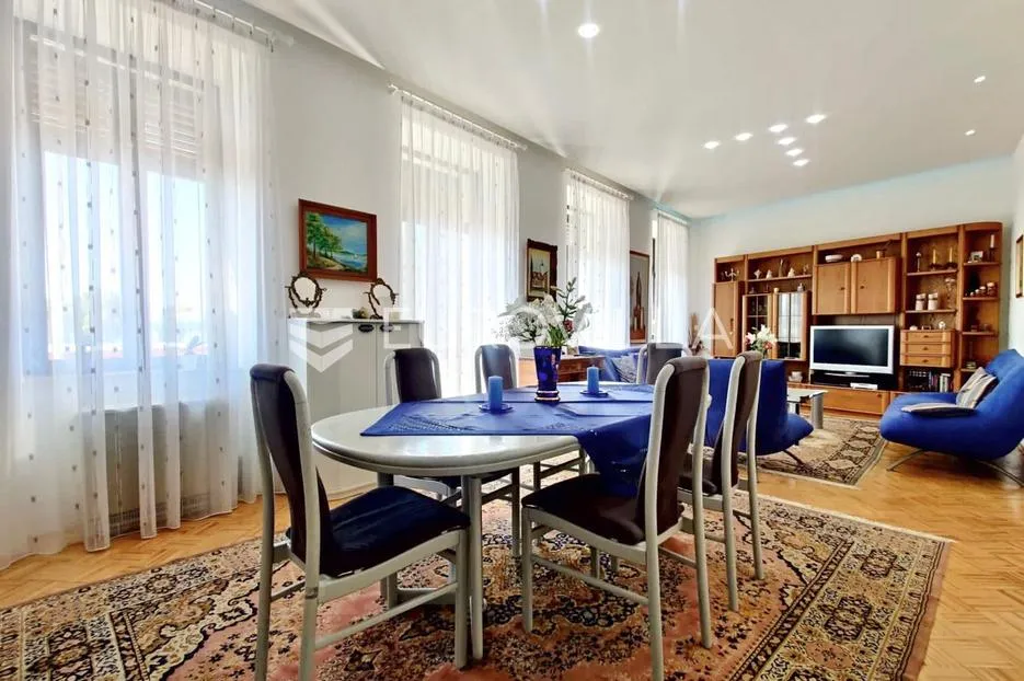 crikvenica, kuća sa 4 apartmana i 2 poslovna prostora, centar, pogled na more - slika 4