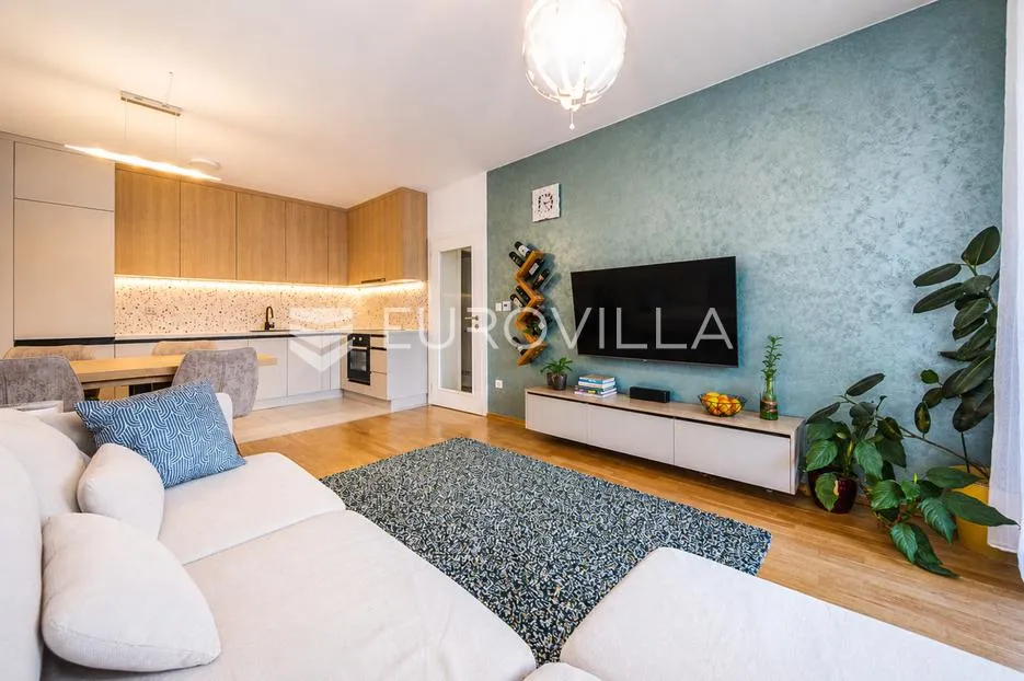 Zagreb, Vukomerec, trosoban stan s parkingom neto površine 63 m²