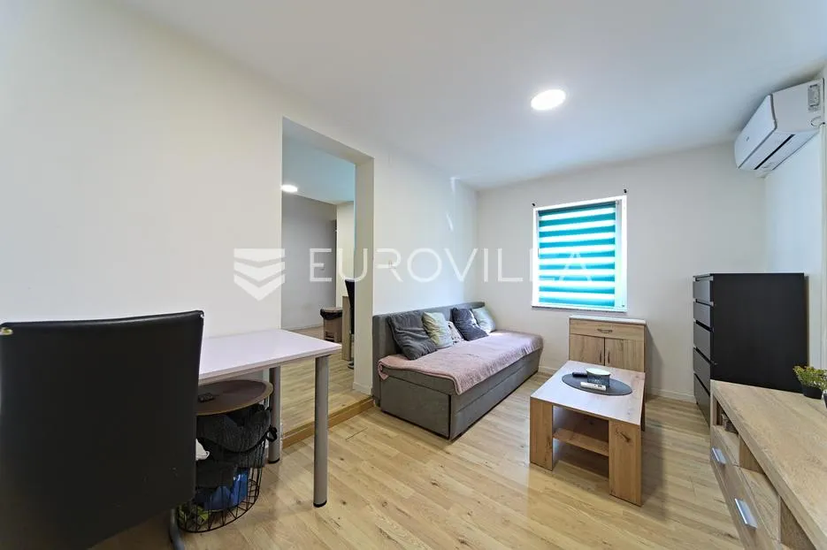 osijek, novi grad, na prodaju dva adaptirana i namještena stana u kući 41 m² - slika 6
