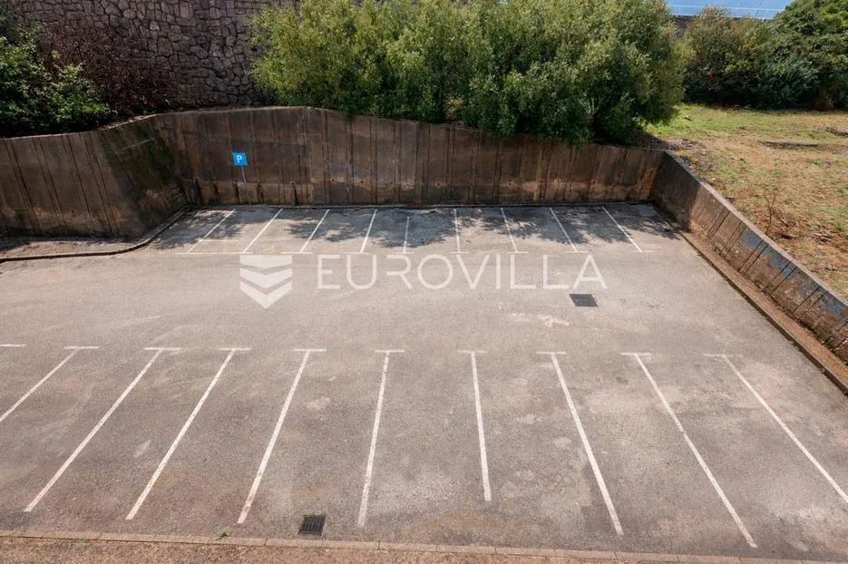 rijeka, krnjevo, komforan uređen stan površine 82 m², lođa - slika 22
