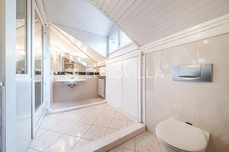zagreb, pantovčak, peterosoban stan s neto korisnom površinom od 301 m² - slika 24