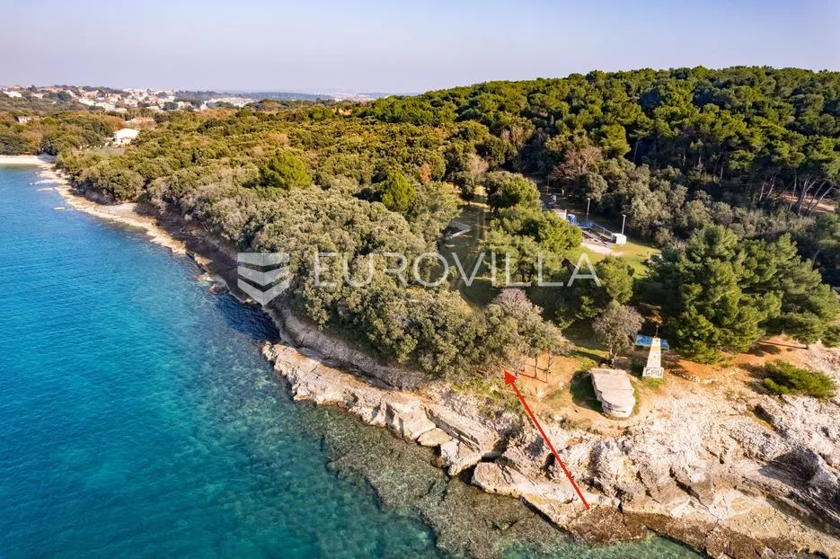 istra, banjole zemljište 2700 m2 prvi red do mora s dva legalizirana objekta 67 m2 i 24 m2 - slika 10