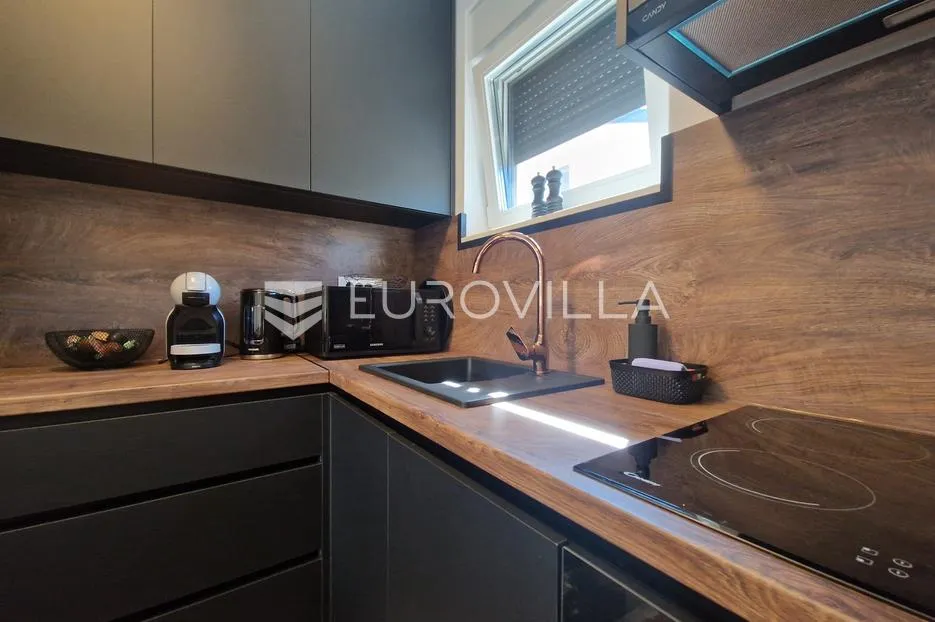 vir, moderan apartman s dvije spavaće sobe, terasom, vrtom i 2 parkirna mjesta, centar - slika 24