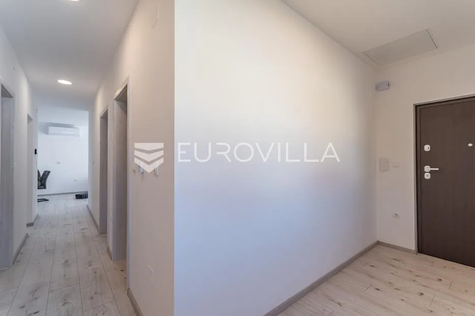 varaždin, centar, uređen trosoban stan površine 74,86 m² - slika 8