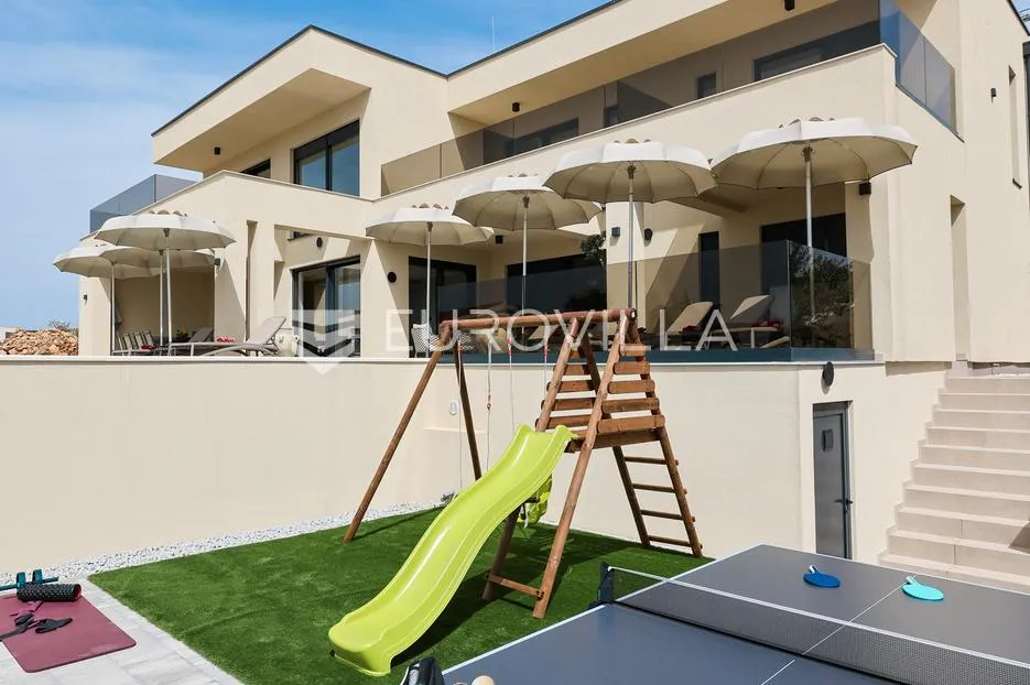 zadar, maslenica, luksuzna vila s bazenom i neometanim pogledom na more 254 m² - slika 67