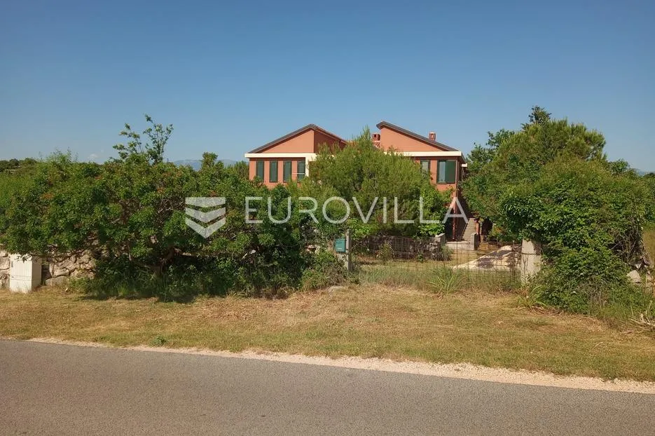 Pag, Novalja, dvojna kuća s mediteranskim vrtom blizu mora