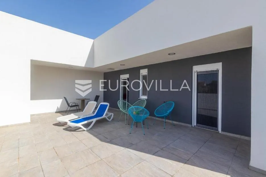 zadar, suhovare, moderna vila na mirnoj lokaciji - slika 5