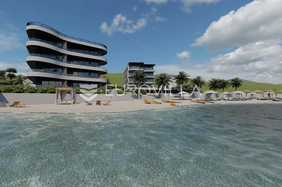okolica trogira, luksuzni penthouse direktno na plaži - slika 6
