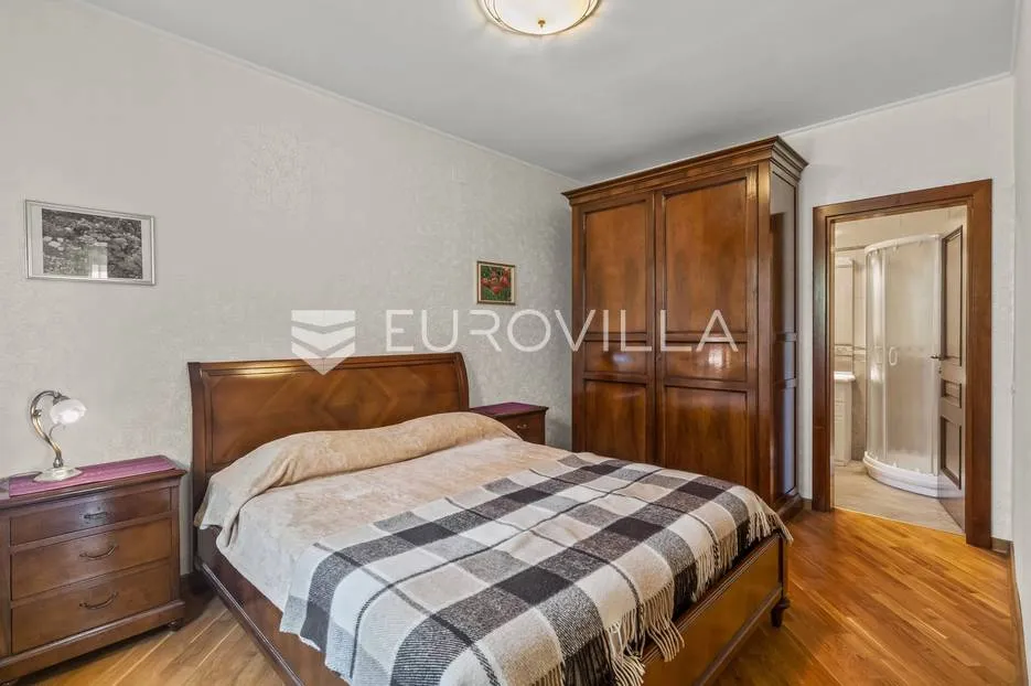 istra, umag - unikatna villa nkp 400 m2 na svega 30 m od mora - slika 48