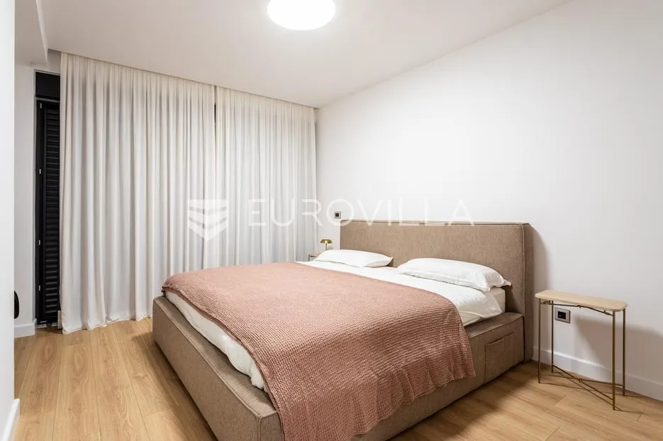 kaštel sućurac, novoizgrađena vila s bazenom i panoramskim pogledom na more - slika 10