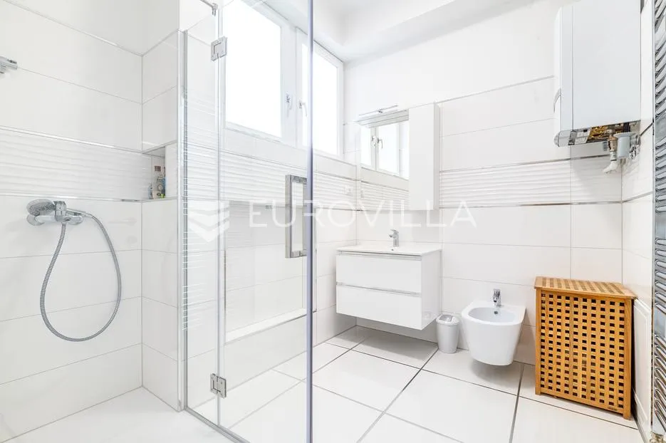 zagreb, donji grad, prekrasan peterosoban stan 132 m² - slika 10
