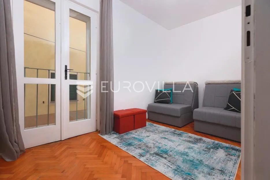 senj, dvosobni stan od 57 m² u strogom centru - slika 7