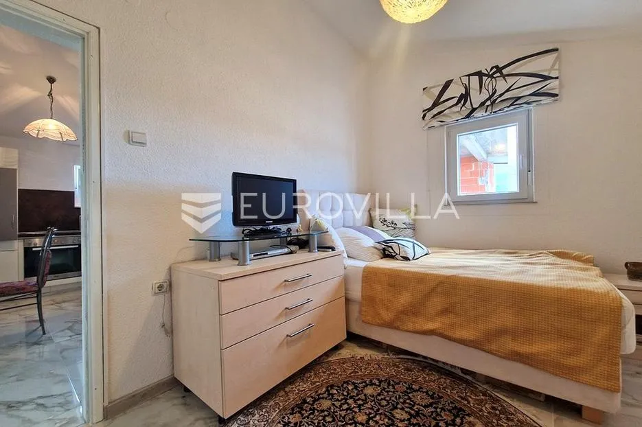 vir, apartman s prostranom terasom i dvije spavaće sobe na odličnoj lokaciji - slika 16
