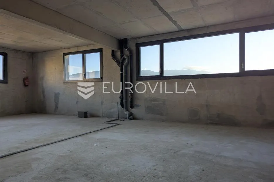 split, mejaši, roh-bau poslovni prostor ukupne površine 188 m2 - slika 5