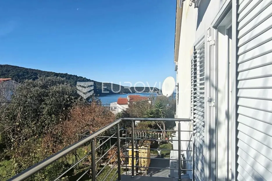otok rab, kampor, kuća s 4 stana, 100m od mora - slika 17