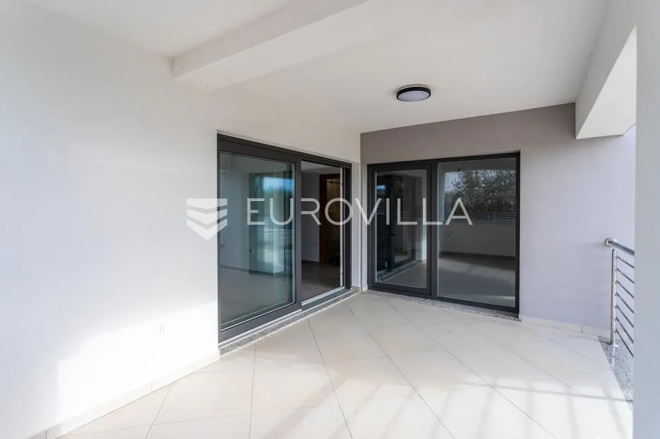 primošten, moderan stan, 83,05 m² - slika 13