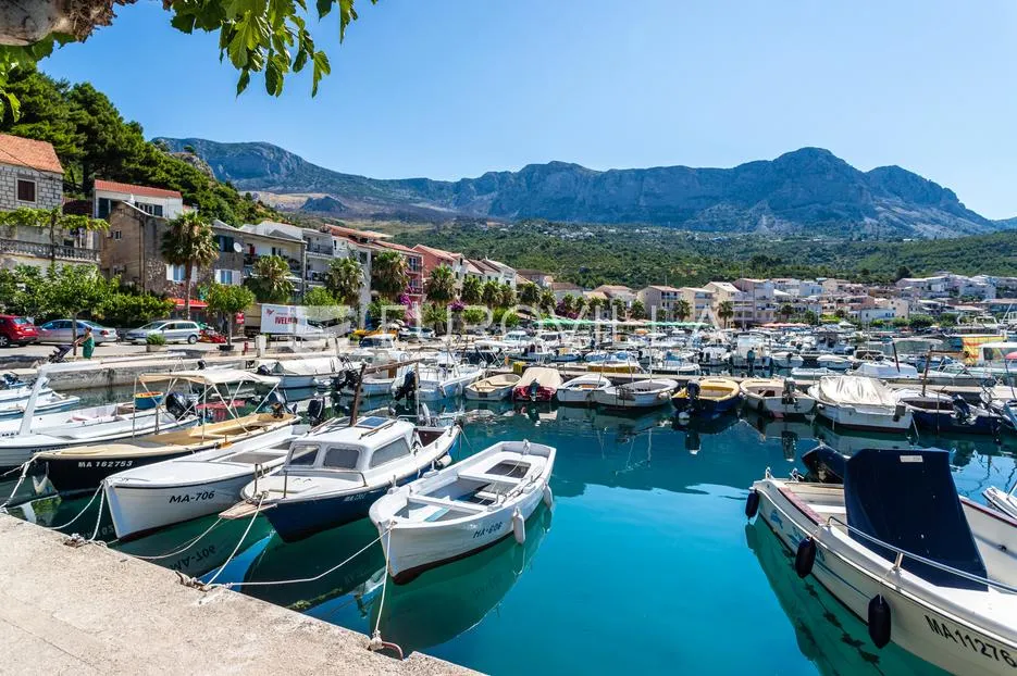 podgora, višestambena kuća s prekrasnim pogledom, prvi red do mora - slika 20