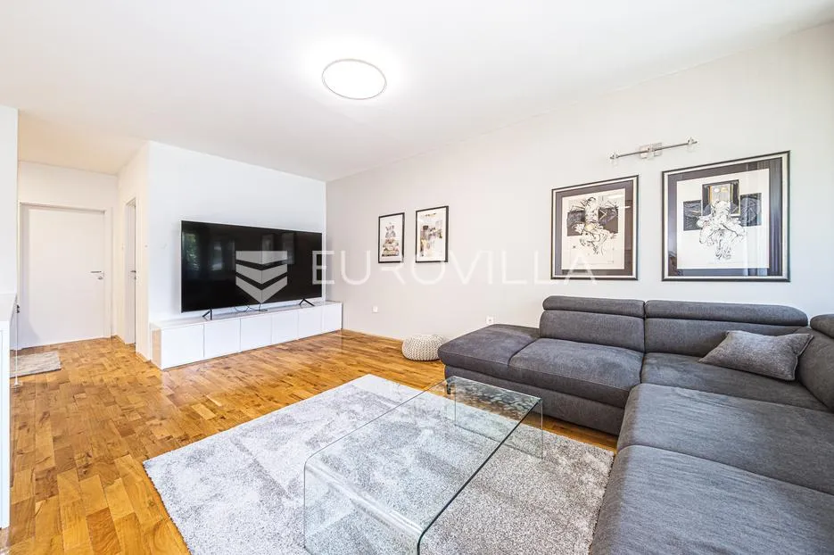 zagreb, jarun, dvosoban stan s loggiom, 64 m² - slika 4