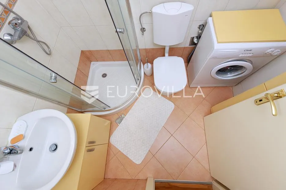 lovran, centar, prekrasan dvosoban stan 44 m², panoramski pogled na more - slika 8