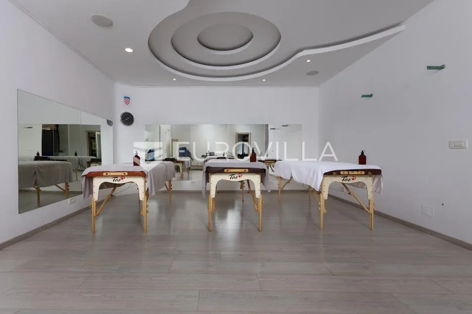 opatija, volosko, reprezentativan poslovni prostor, terasa 100 m² - slika 5